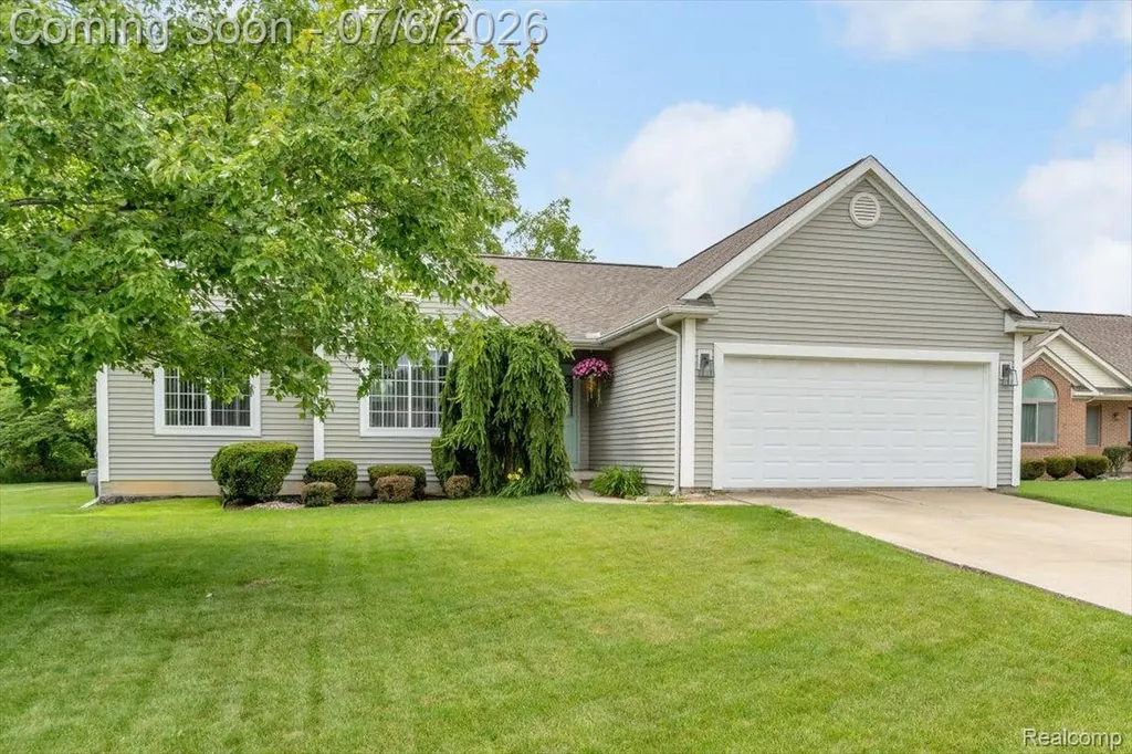 4436 Maplewood Meadows Avenue Burton City MI 48439