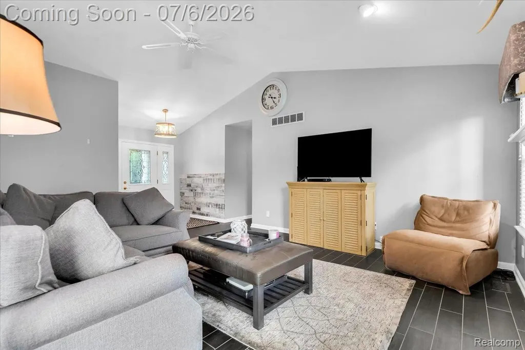 4436 Maplewood Meadows Avenue Burton City MI 48439