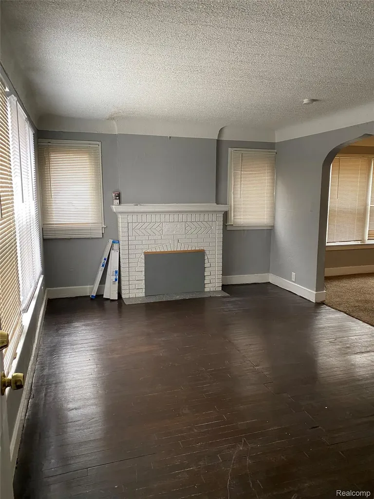 8248 Roselawn Street Detroit City MI 48204