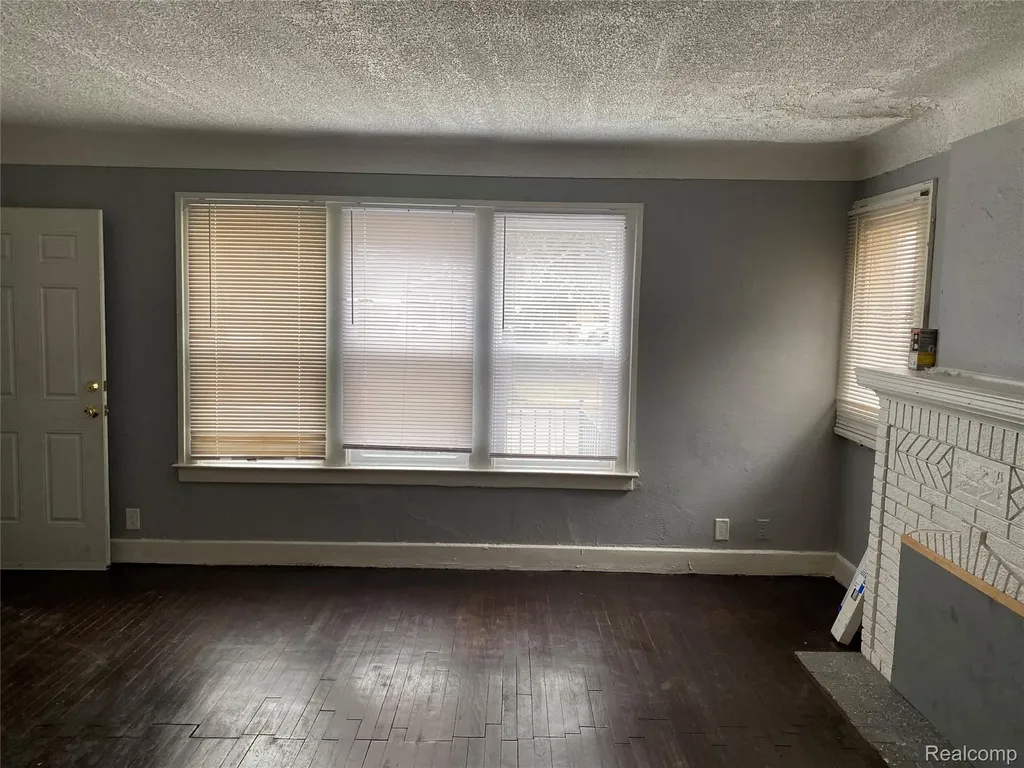 8248 Roselawn Street Detroit City MI 48204