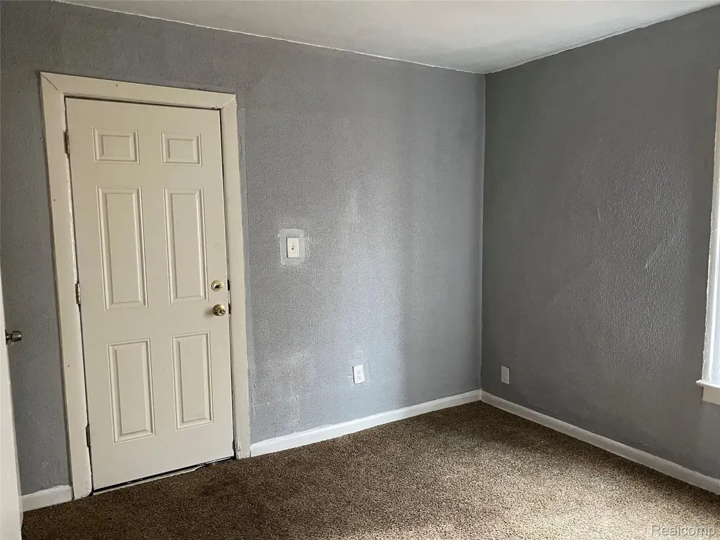 8248 Roselawn Street Detroit City MI 48204