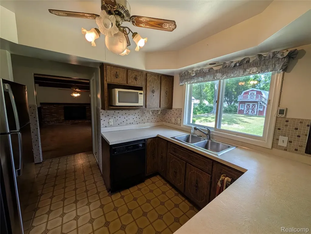 1444 Knollridge Lane Flint Charter Township MI 48507