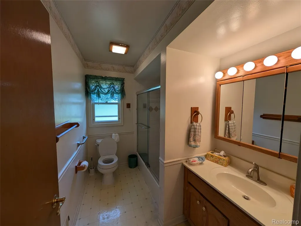 1444 Knollridge Lane Flint Charter Township MI 48507