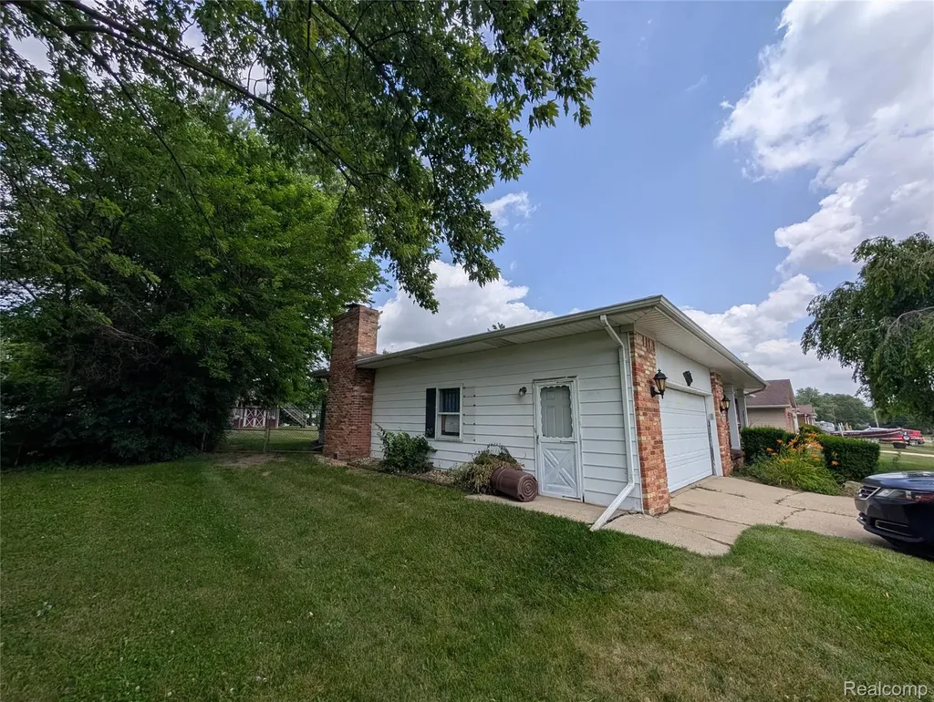 1444 Knollridge Lane Flint Charter Township MI 48507