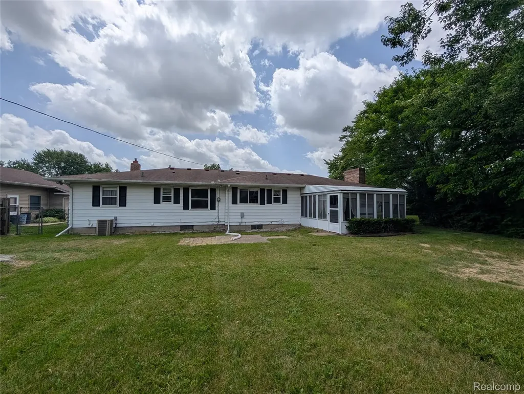 1444 Knollridge Lane Flint Charter Township MI 48507