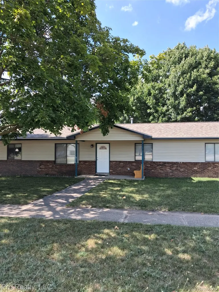 2219 Lakeview Avenue Ypsilanti Charter Township MI 48198
