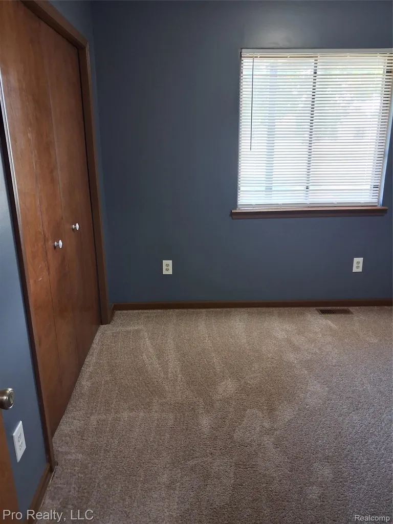 2219 Lakeview Avenue Ypsilanti Charter Township MI 48198