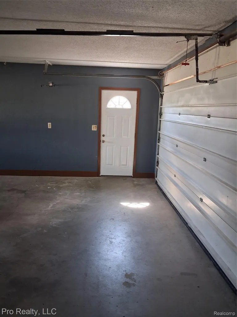 2219 Lakeview Avenue Ypsilanti Charter Township MI 48198
