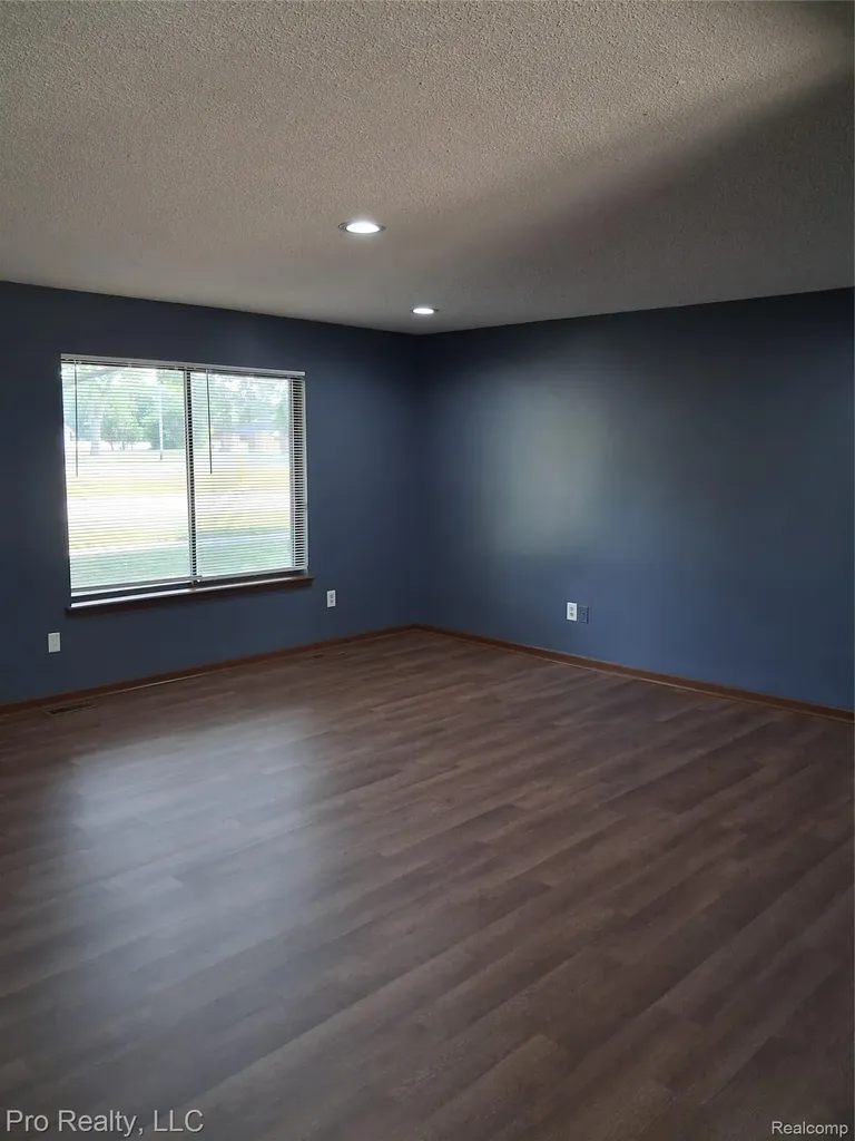 2219 Lakeview Avenue Ypsilanti Charter Township MI 48198