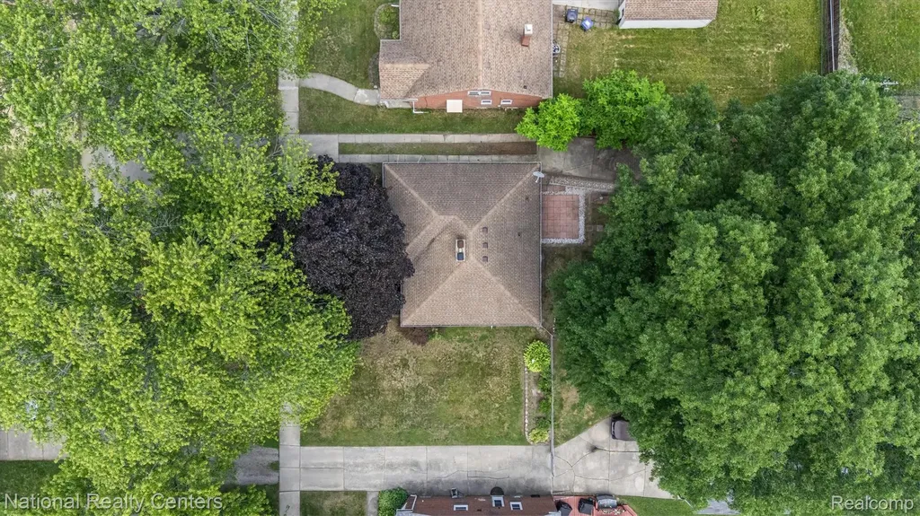 9984 Hemingway E Redford Charter Township MI 48239