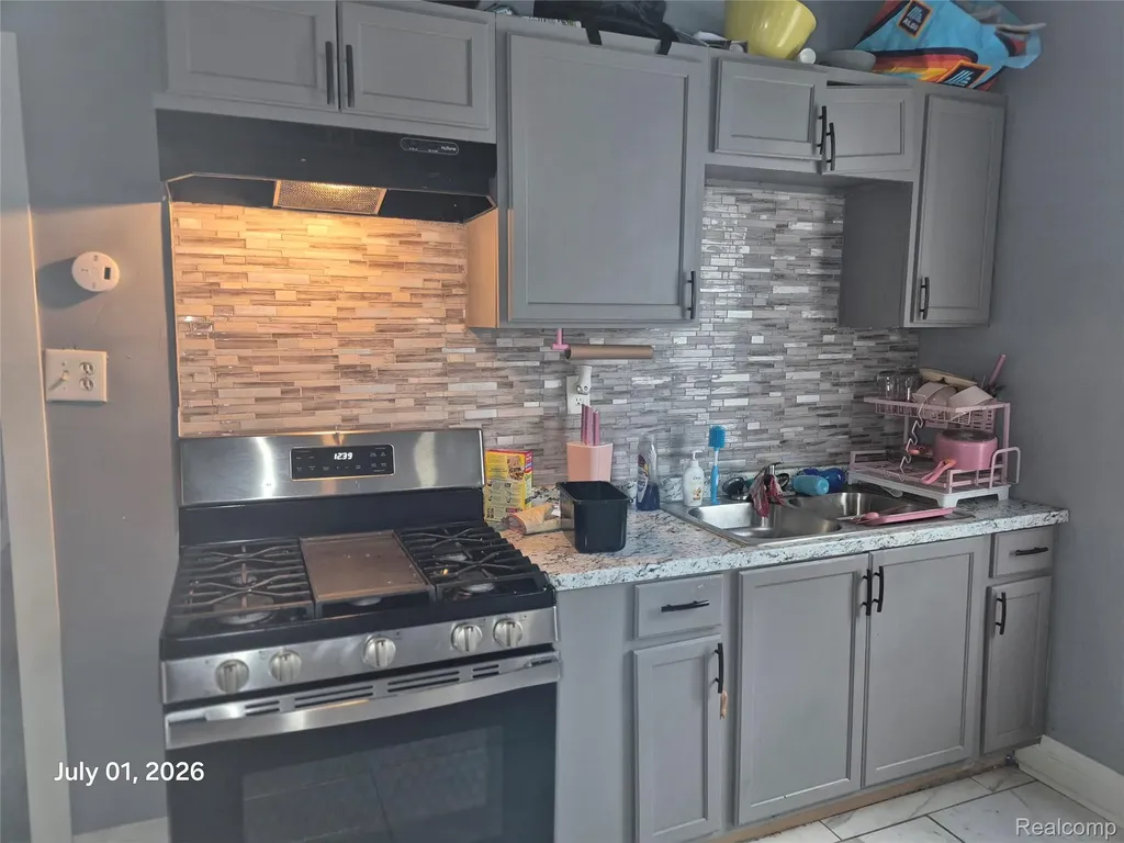 1583 Hurlbut Street Detroit City MI 48214