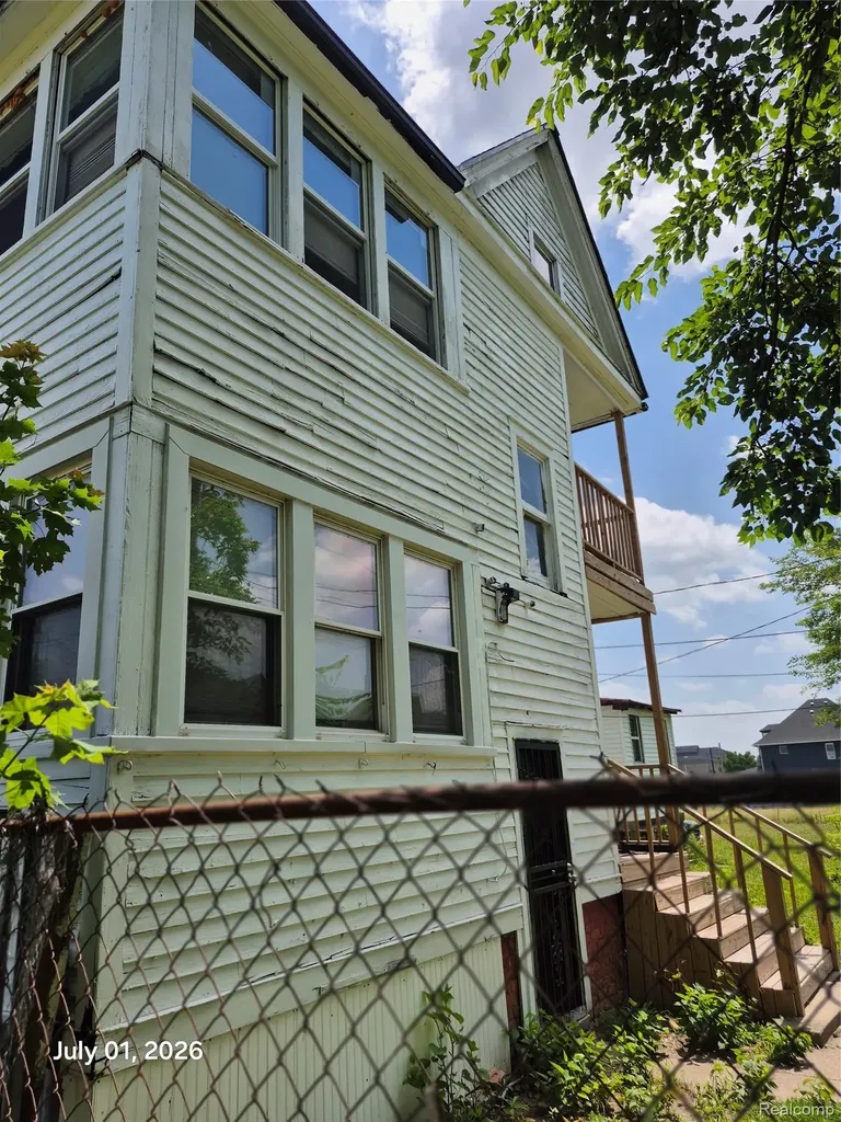 1583 Hurlbut Street Detroit City MI 48214