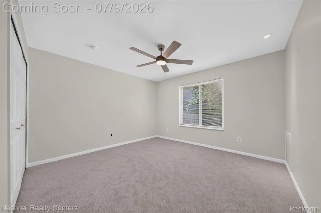 40925 Mcnamara Drive Clinton Charter Township MI 48038
