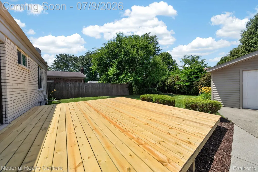 40925 Mcnamara Drive Clinton Charter Township MI 48038