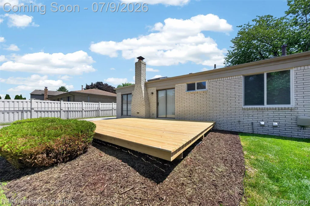 40925 Mcnamara Drive Clinton Charter Township MI 48038