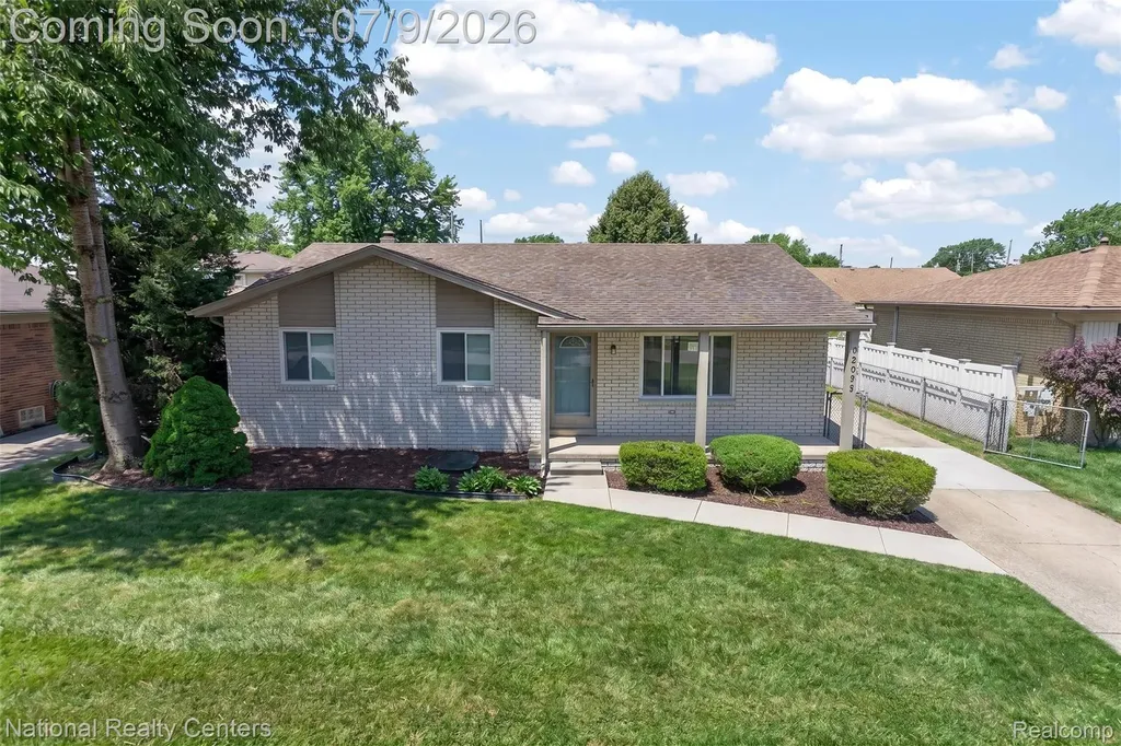 40925 Mcnamara Drive Clinton Charter Township MI 48038