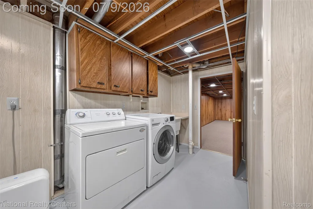 40925 Mcnamara Drive Clinton Charter Township MI 48038