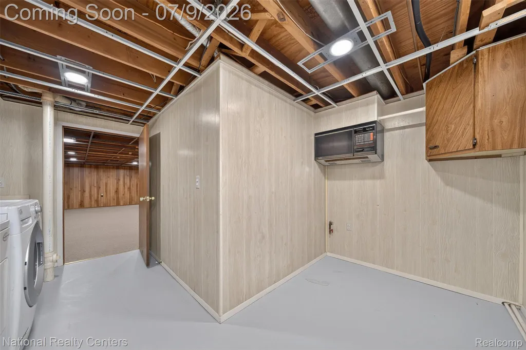 40925 Mcnamara Drive Clinton Charter Township MI 48038