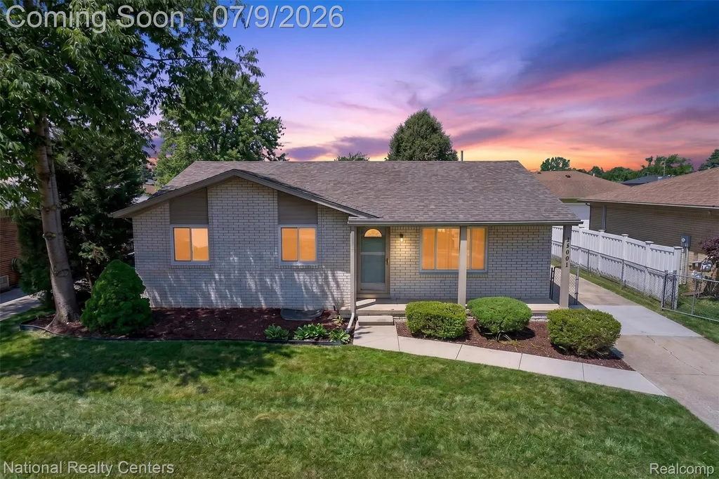 40925 Mcnamara Drive Clinton Charter Township MI 48038