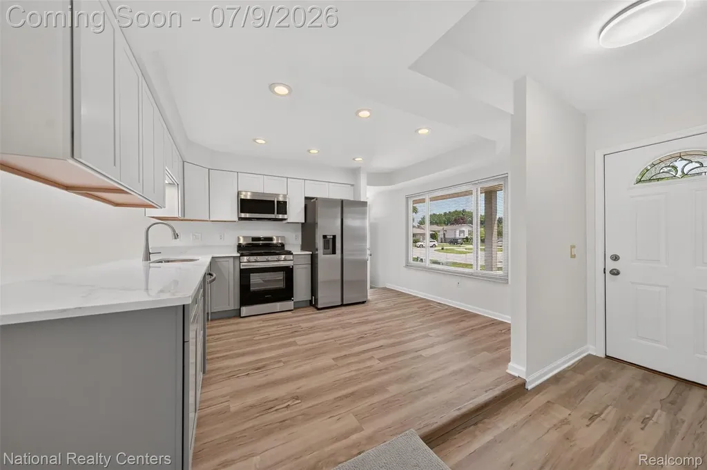 40925 Mcnamara Drive Clinton Charter Township MI 48038