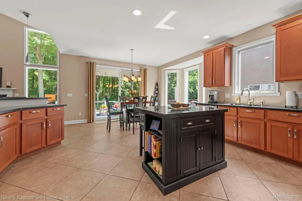 3830 Arlington Avenue Fort Gratiot Charter Township MI 48059
