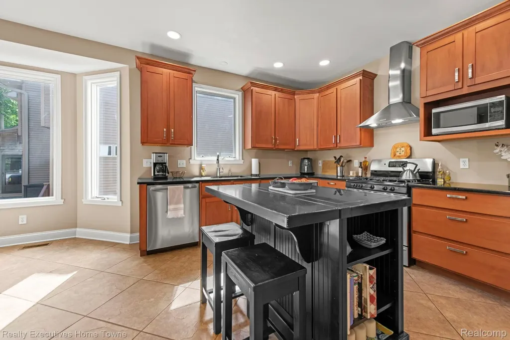 3830 Arlington Avenue Fort Gratiot Charter Township MI 48059