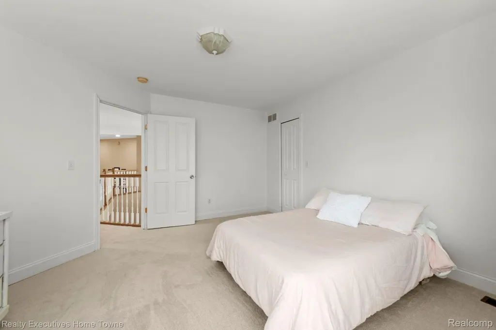 3830 Arlington Avenue Fort Gratiot Charter Township MI 48059