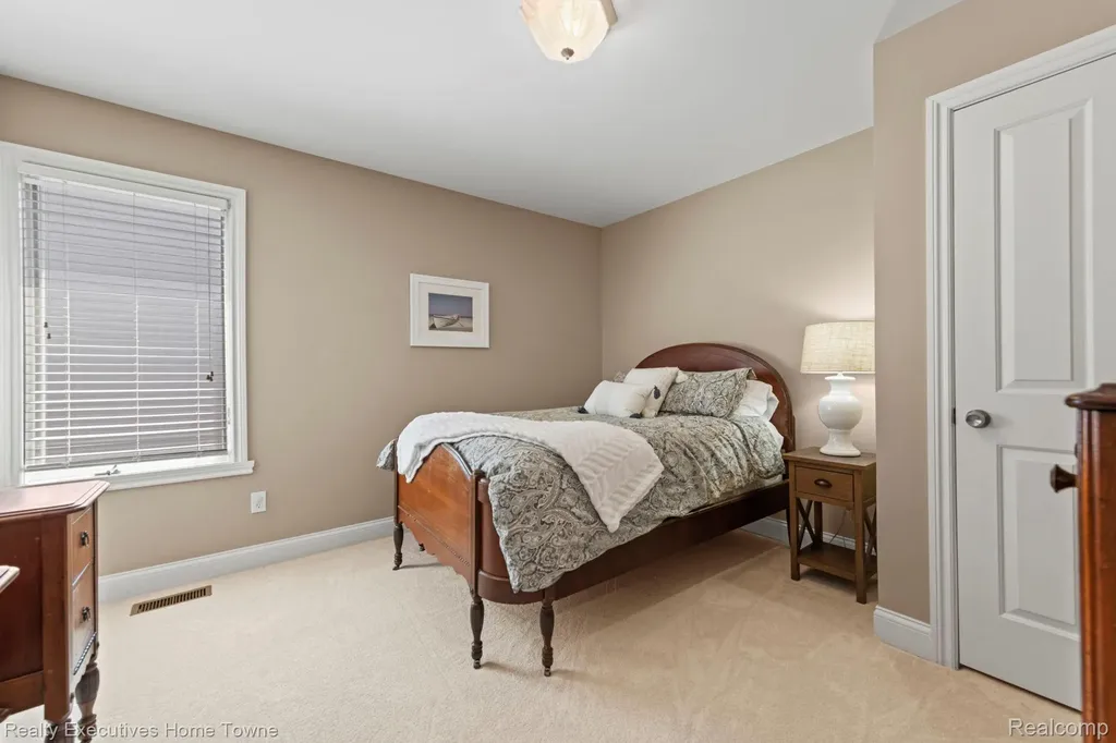 3830 Arlington Avenue Fort Gratiot Charter Township MI 48059