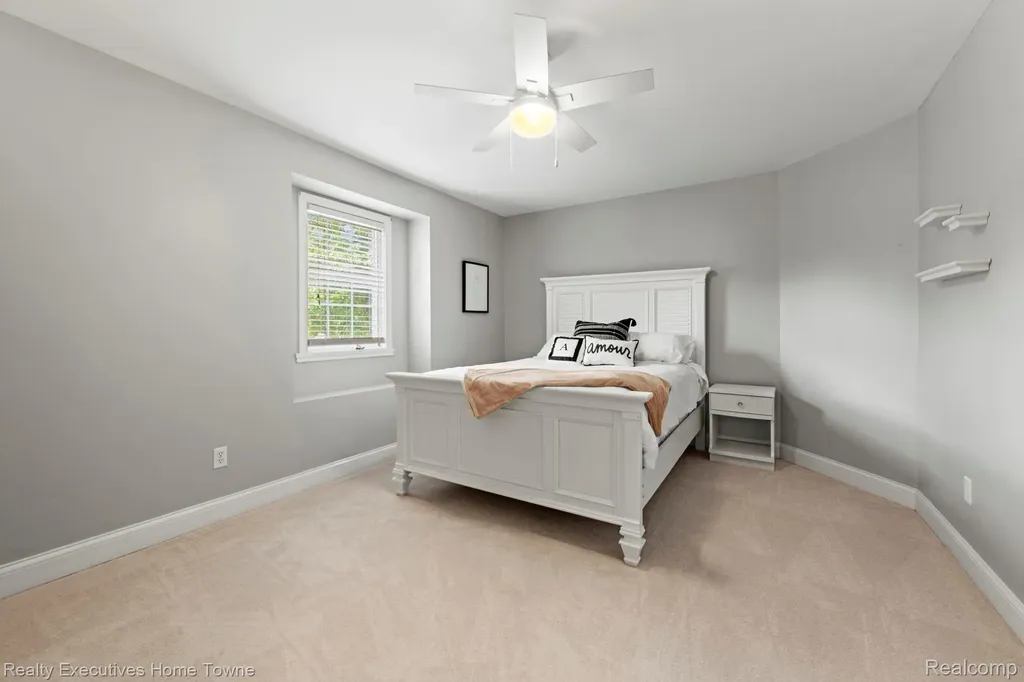 3830 Arlington Avenue Fort Gratiot Charter Township MI 48059