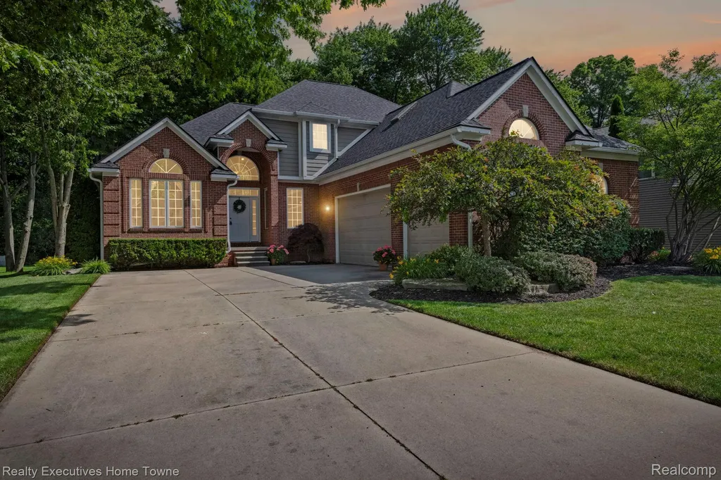 3830 Arlington Avenue Fort Gratiot Charter Township MI 48059