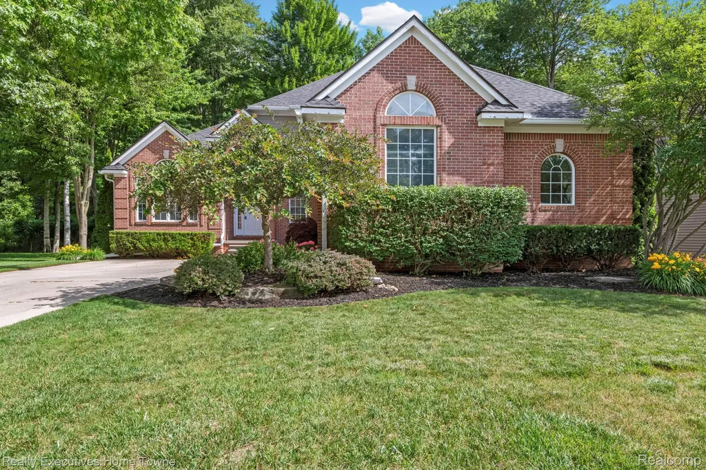 3830 Arlington Avenue Fort Gratiot Charter Township MI 48059