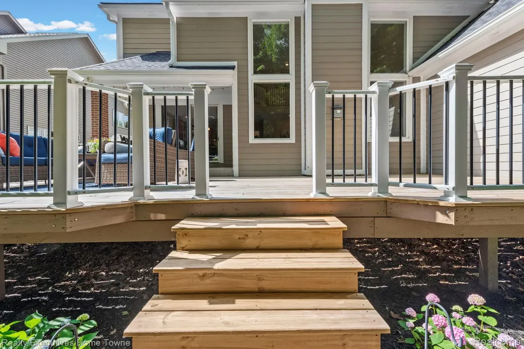 3830 Arlington Avenue Fort Gratiot Charter Township MI 48059