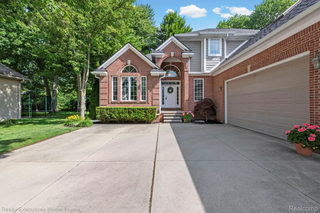 3830 Arlington Avenue Fort Gratiot Charter Township MI 48059
