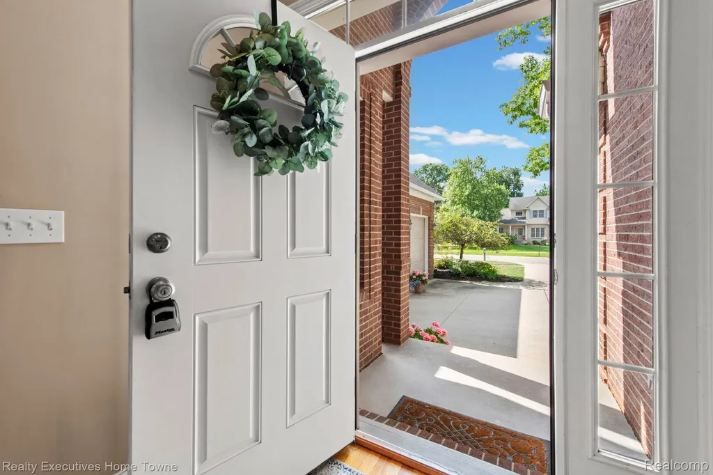 3830 Arlington Avenue Fort Gratiot Charter Township MI 48059