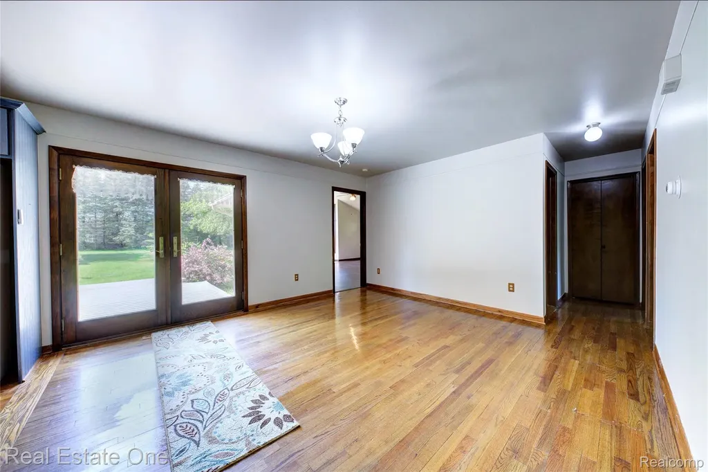 3125 W Commerce Road Milford Charter Township MI 48380