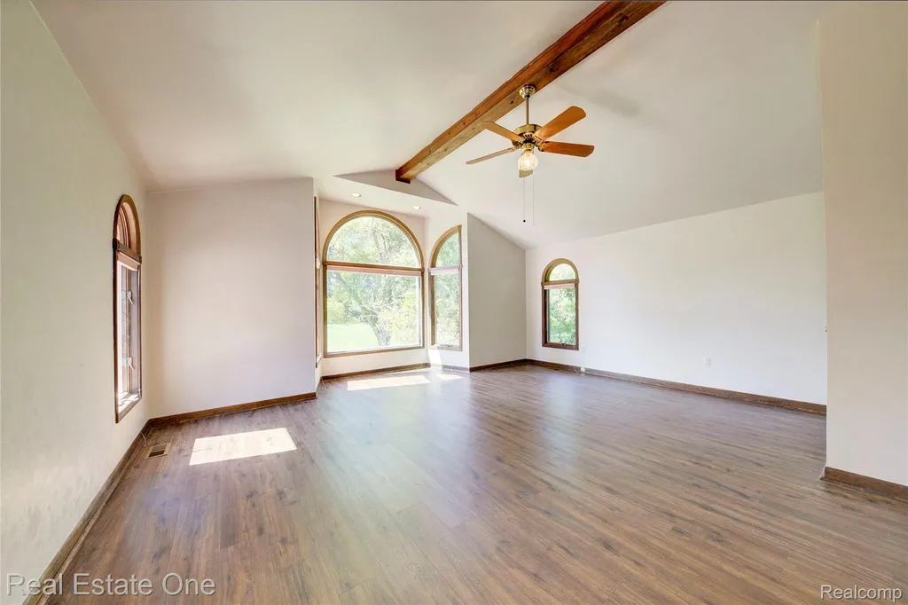 3125 W Commerce Road Milford Charter Township MI 48380