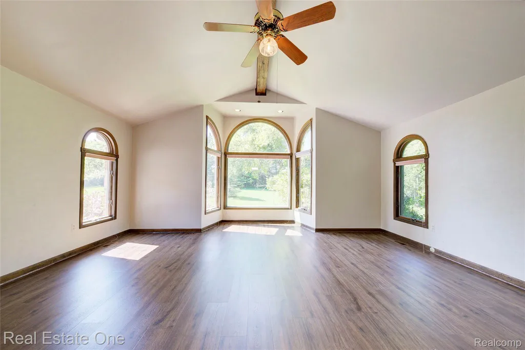 3125 W Commerce Road Milford Charter Township MI 48380