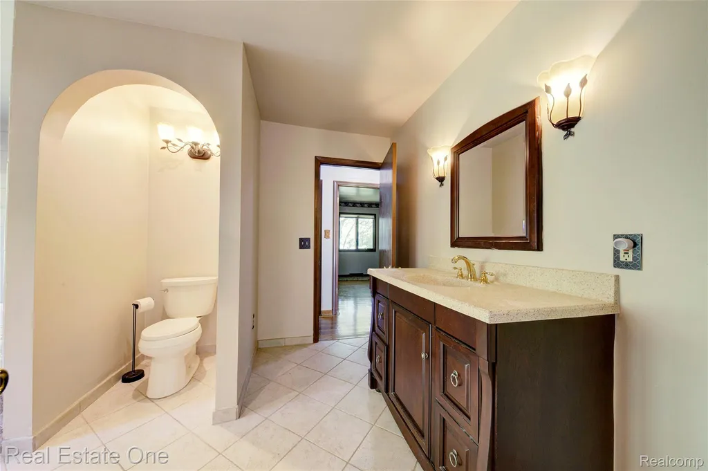 3125 W Commerce Road Milford Charter Township MI 48380