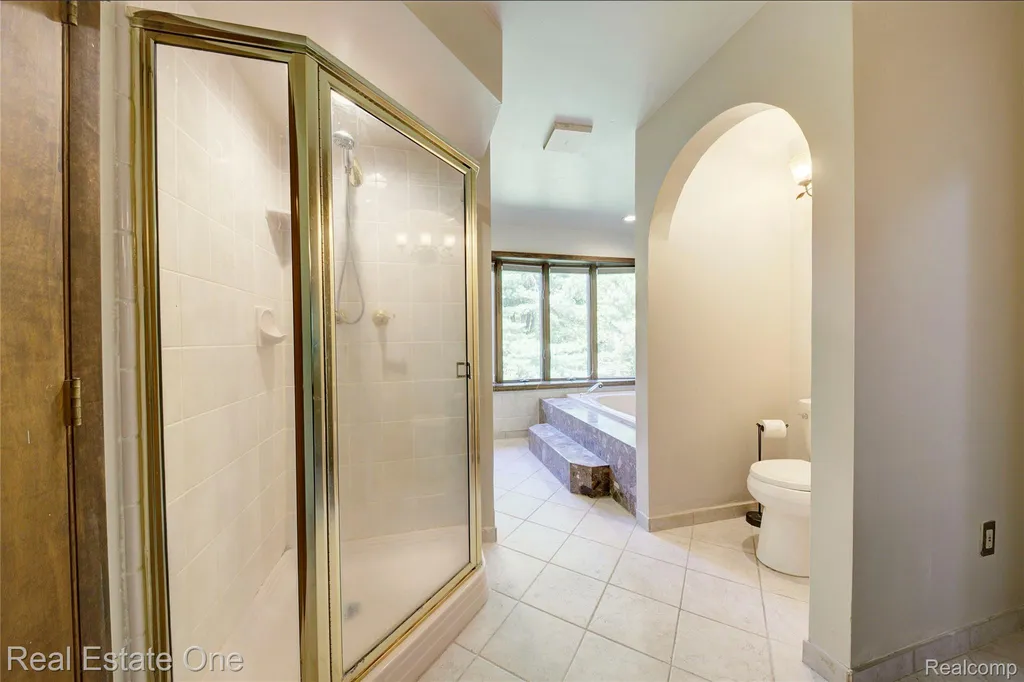 3125 W Commerce Road Milford Charter Township MI 48380