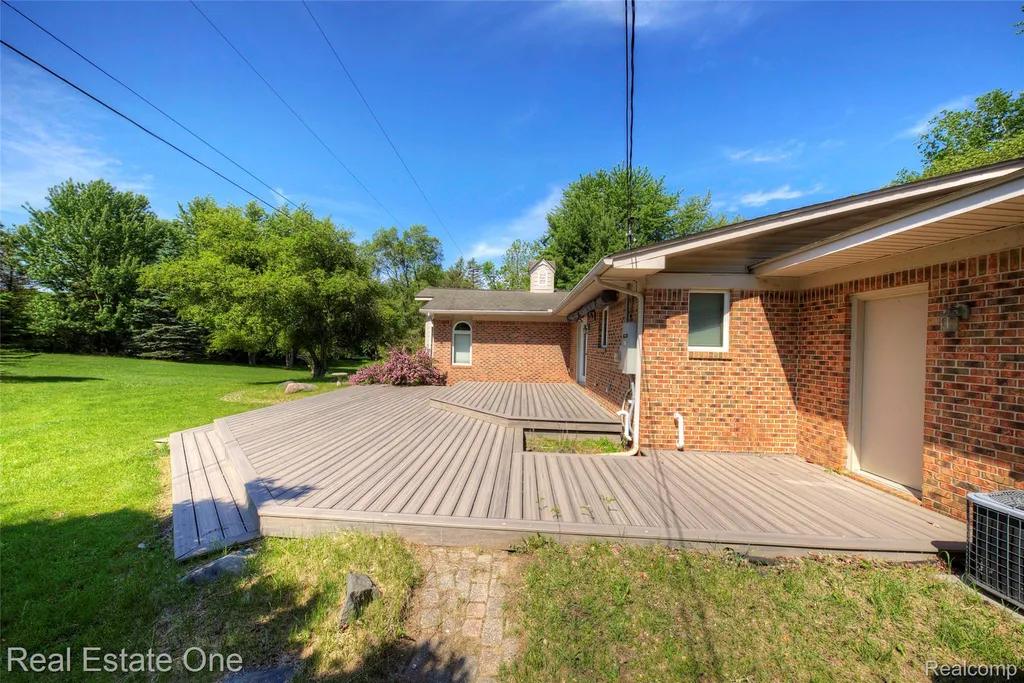 3125 W Commerce Road Milford Charter Township MI 48380