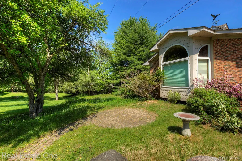 3125 W Commerce Road Milford Charter Township MI 48380