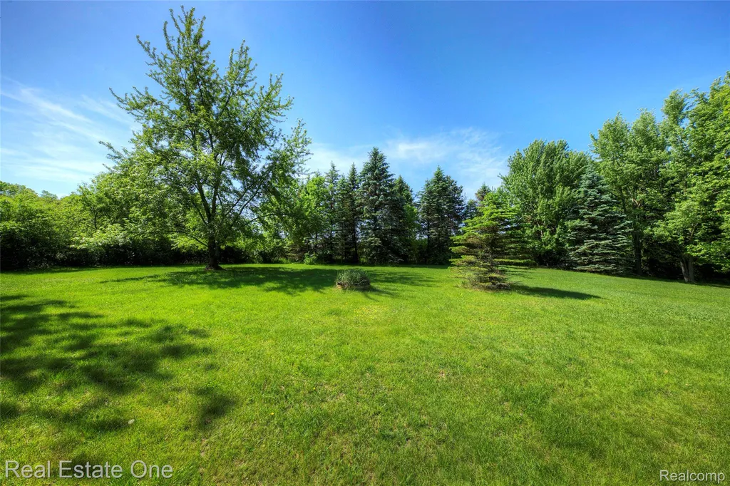 3125 W Commerce Road Milford Charter Township MI 48380