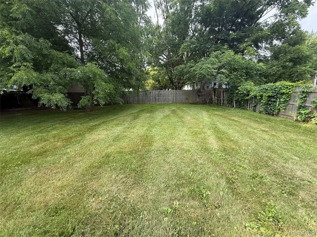 2194 E Bristol Road Burton City MI 48529