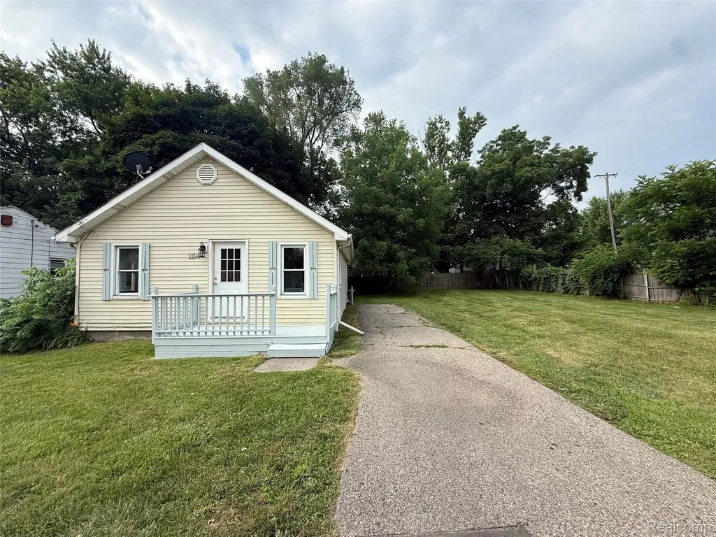 2194 E Bristol Road Burton City MI 48529