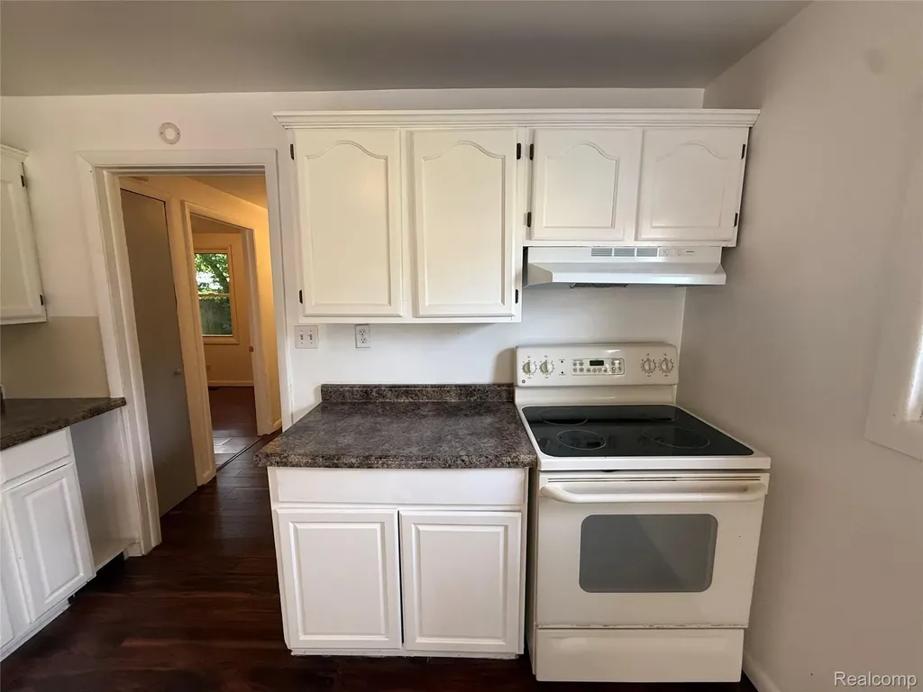 2194 E Bristol Road Burton City MI 48529