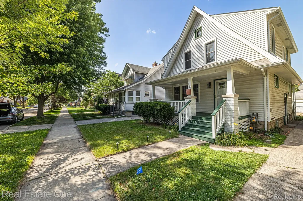 21546 Gregory Street Dearborn City MI 48124