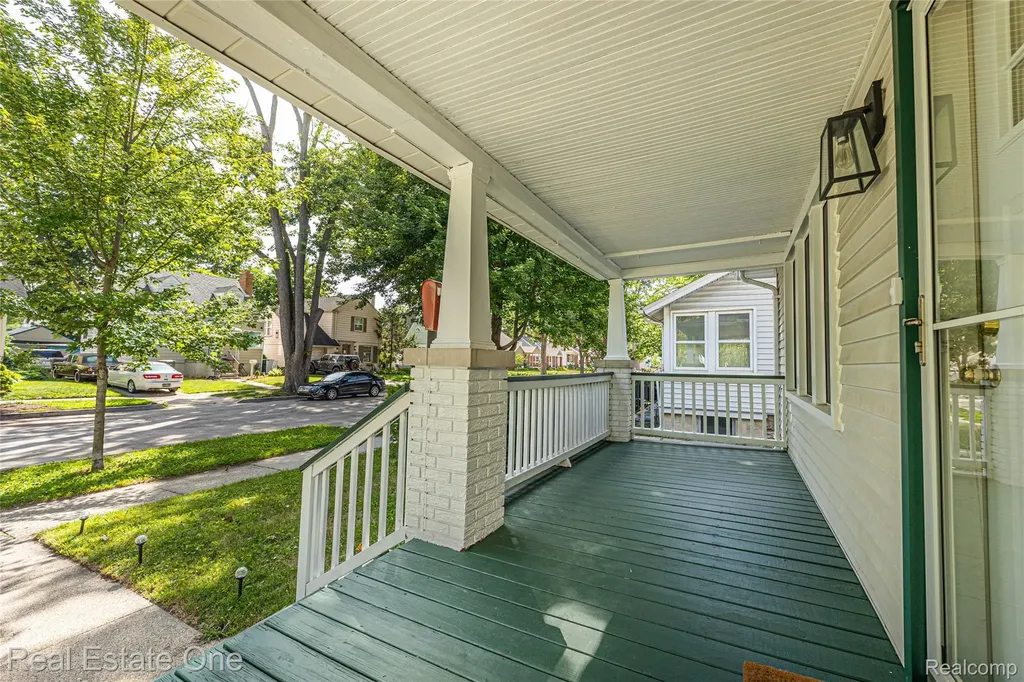 21546 Gregory Street Dearborn City MI 48124