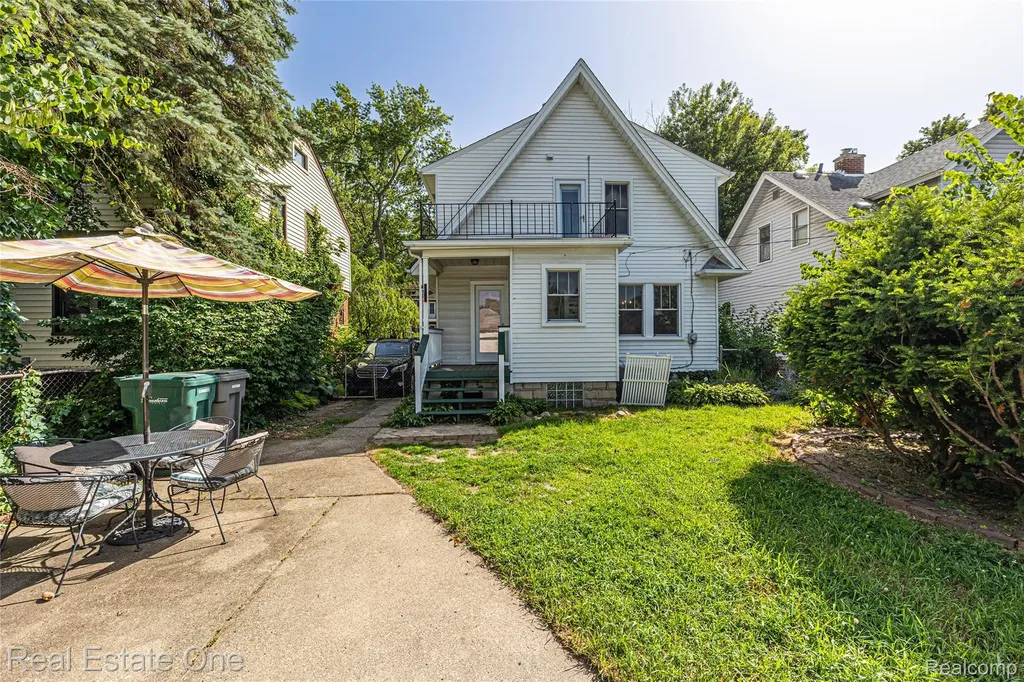 21546 Gregory Street Dearborn City MI 48124