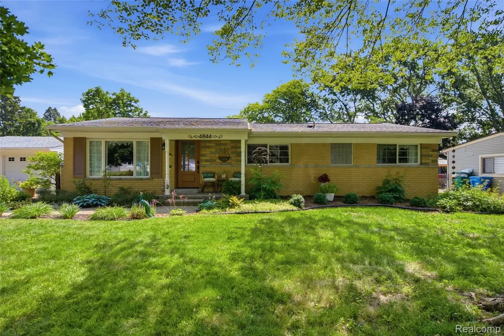 4844 Whitlow Boulevard Commerce Charter Township MI 48382