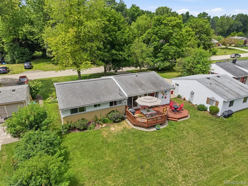 4844 Whitlow Boulevard Commerce Charter Township MI 48382